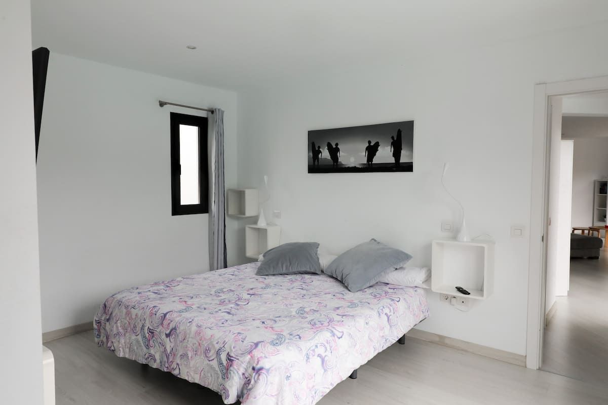 Private shower/Longterm/Decent B&B