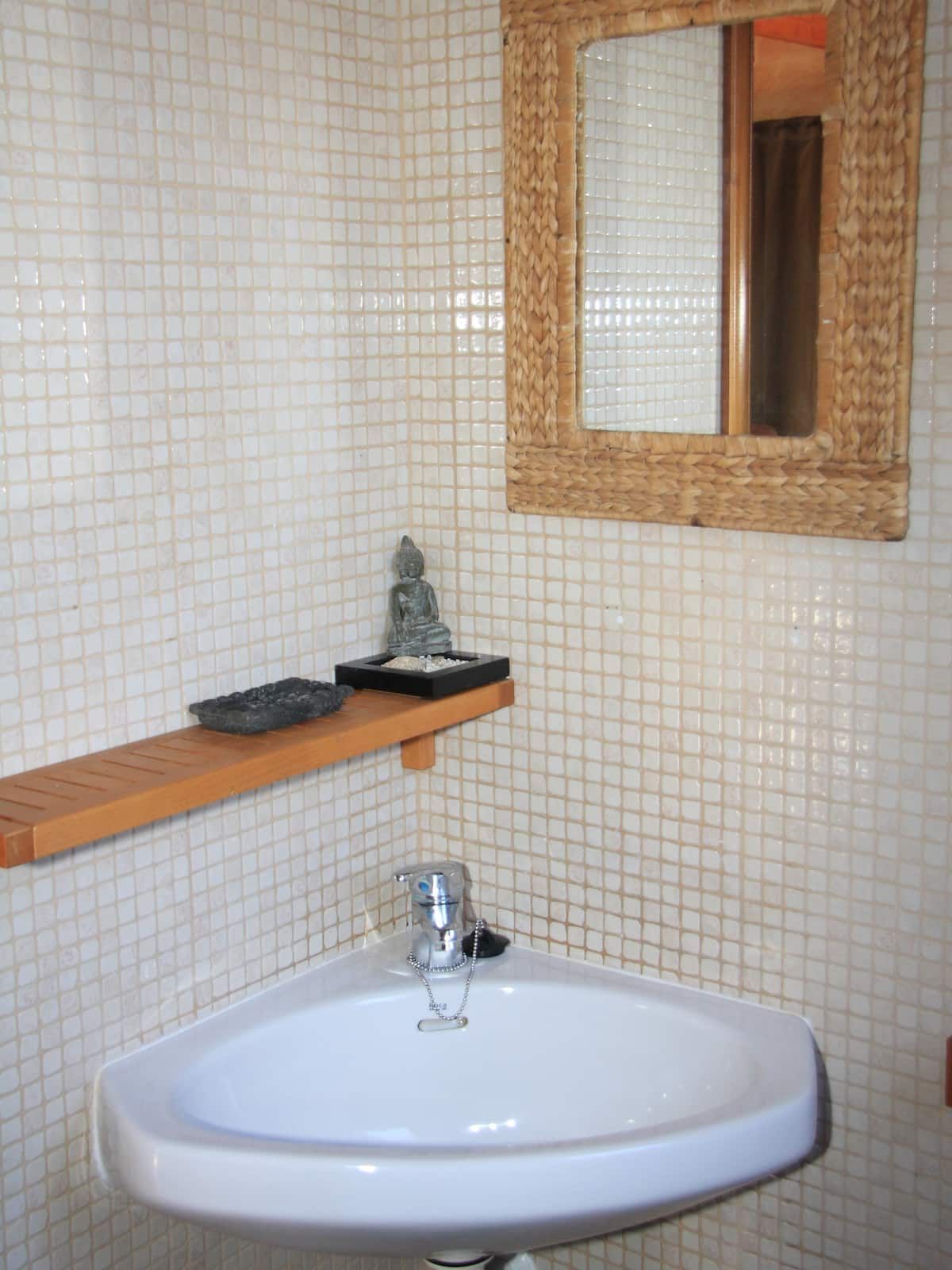 Private shower/Longterm/Decent B&B